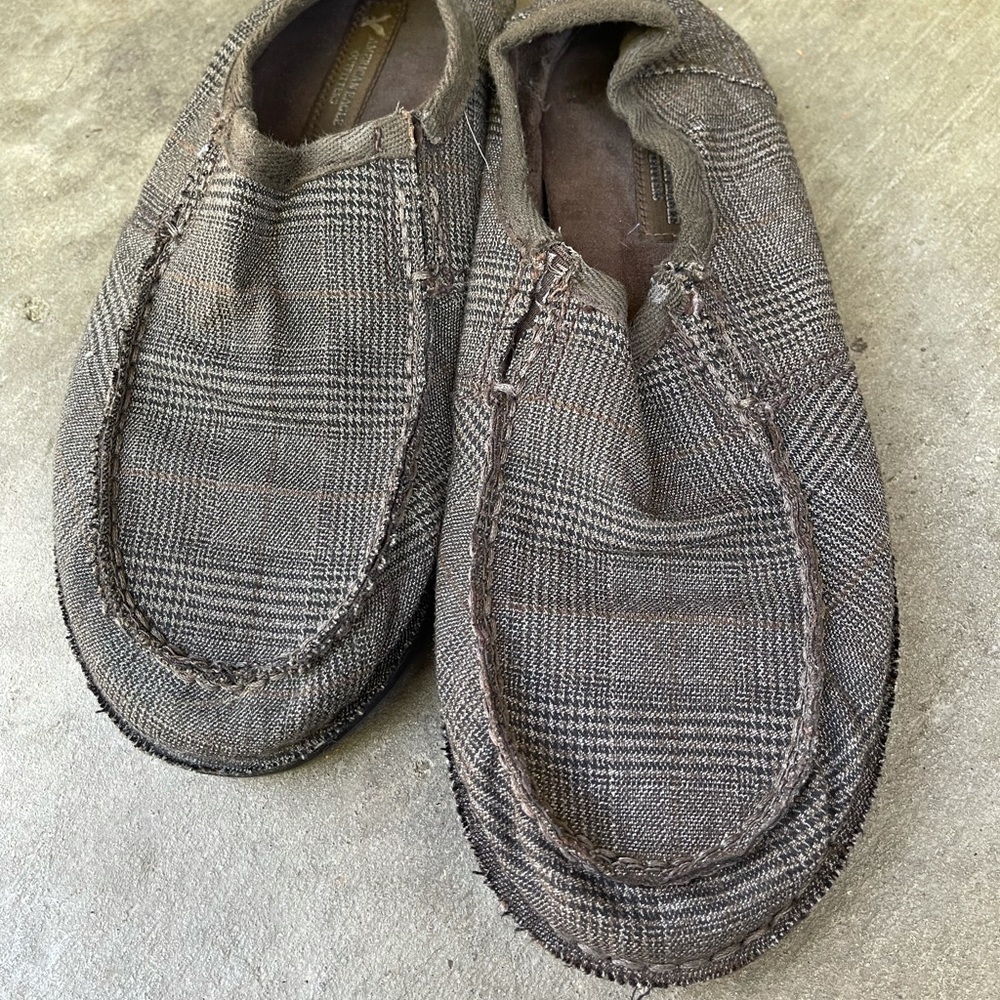 American Eagle slip on casual shoes 10